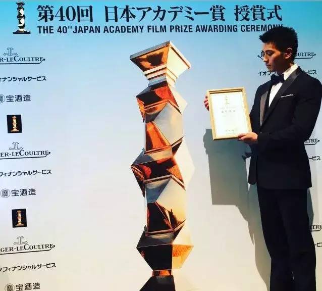 还有《是我们干的》中隔壁学校邪气阴狠的不良头目。