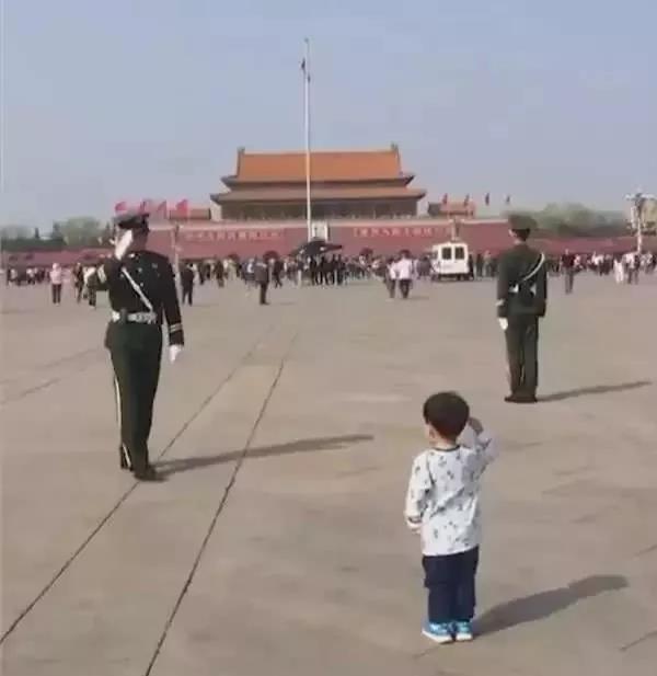 军礼图片:这些军礼 有没有戳中你的泪点(图)