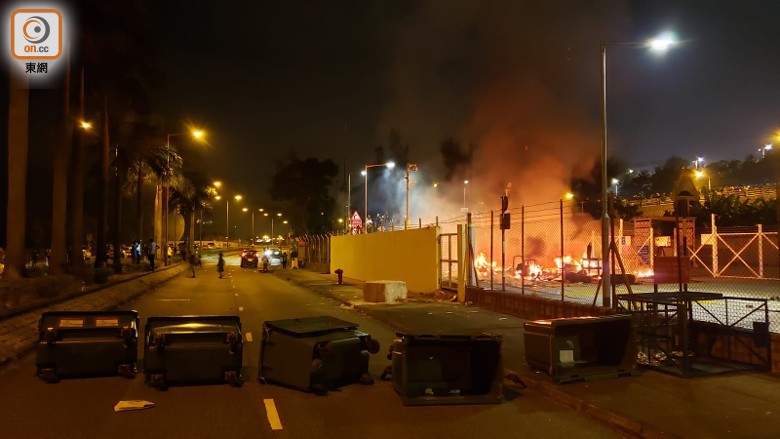 港区全国政协委员大学生沦为暴徒是全香港的悲哀