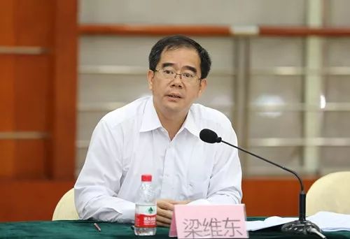 梁维东1962年出生于广东佛山,此后长期在佛山任职,曾主政禅城,顺德