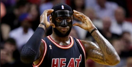 "在现在的nba当红超巨能够代表一个时代的除了科比,乔丹就是詹姆斯了