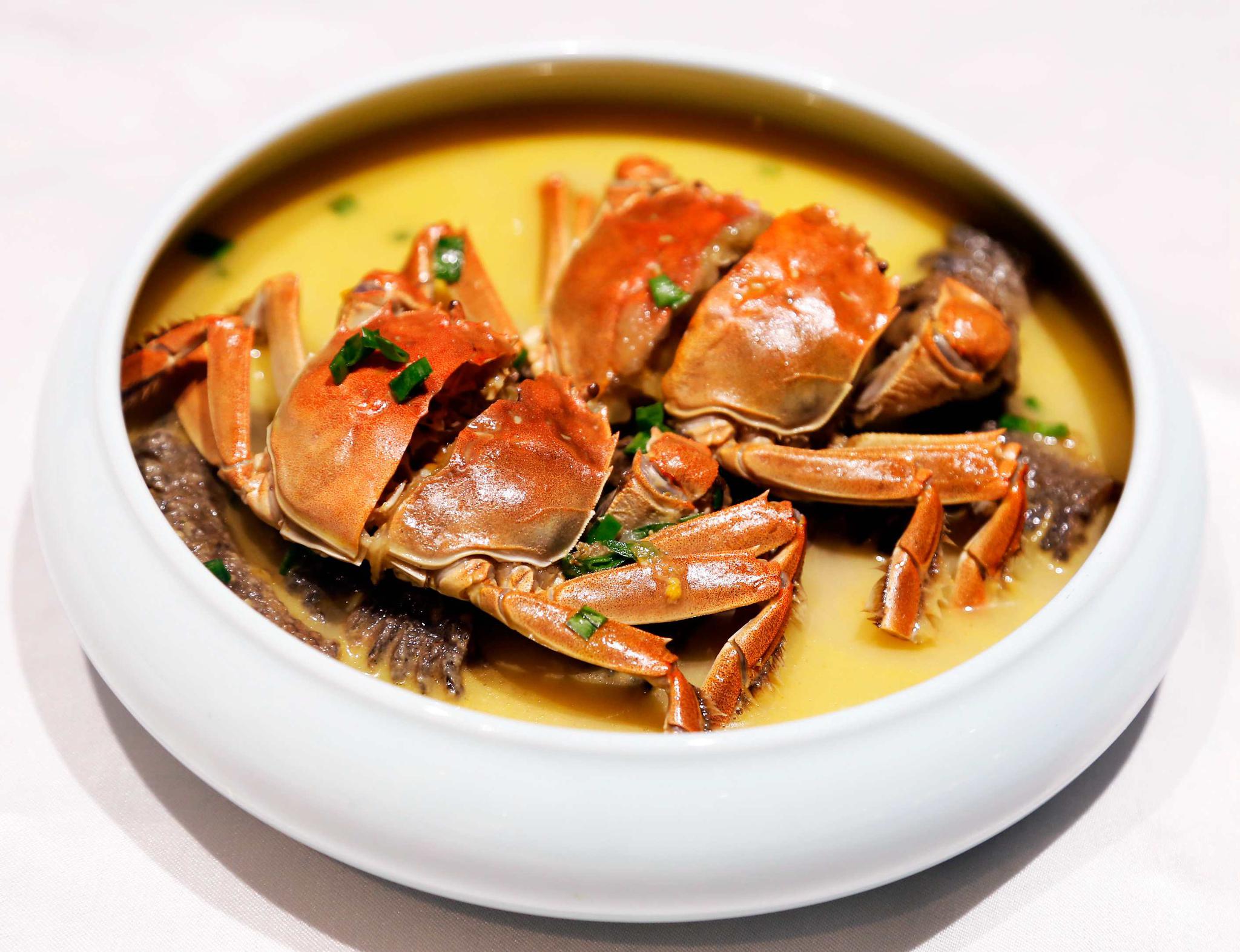 周末快下江南吧 坐在湖边吃大闸蟹才痛快 手机新浪网