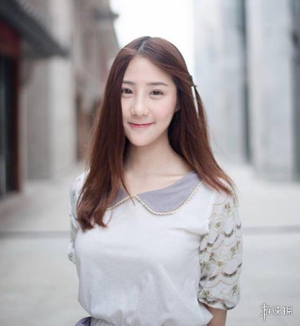 泰国医学系清纯学生妹制服诱惑 穿上白袍一整个仙气炸裂!