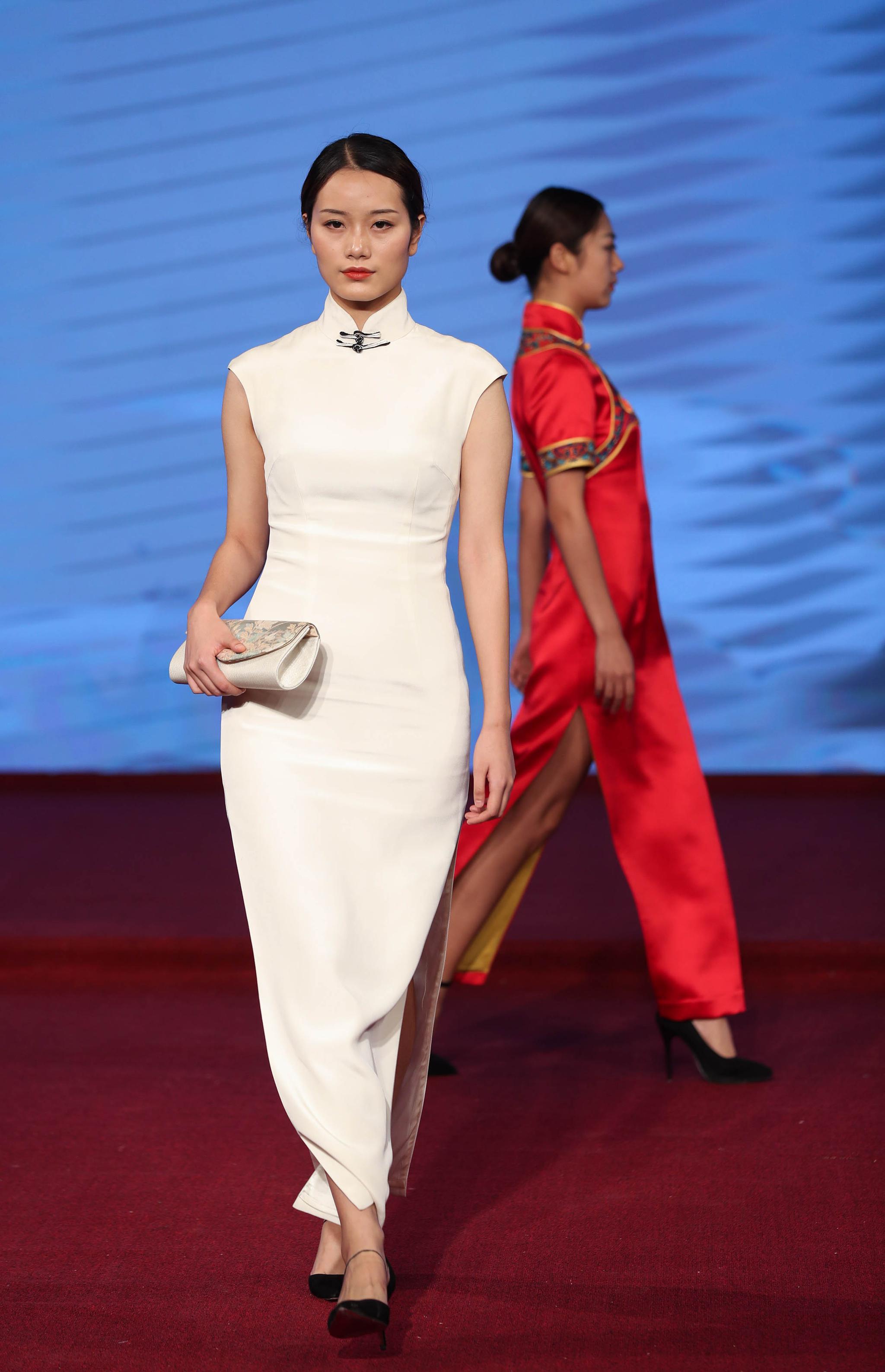 古镇旗袍秀|安仁古镇|走秀|模特_新浪新闻