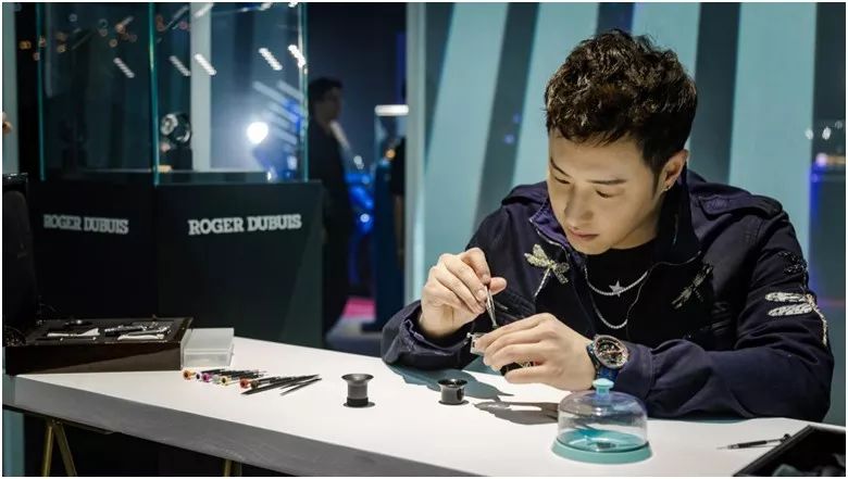 罗杰杜彼携全新腕表亮相澳门