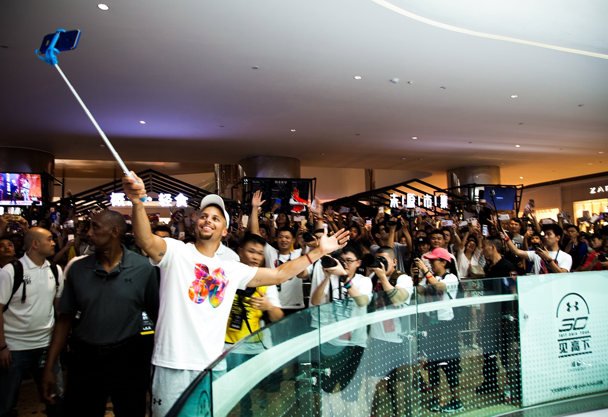 ua 库里中国行正式开启!还带来中国限定的特别配色战靴!