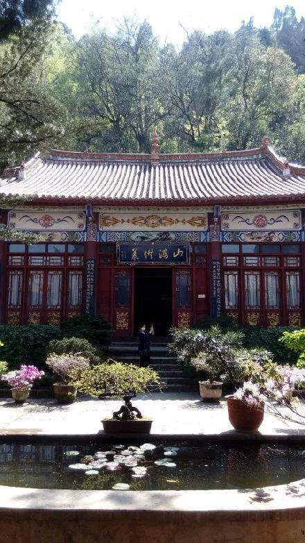 福是摄好地址:昆明市西山区西山下碧鸡街道办南侧马街镇的宝珠寺旁的