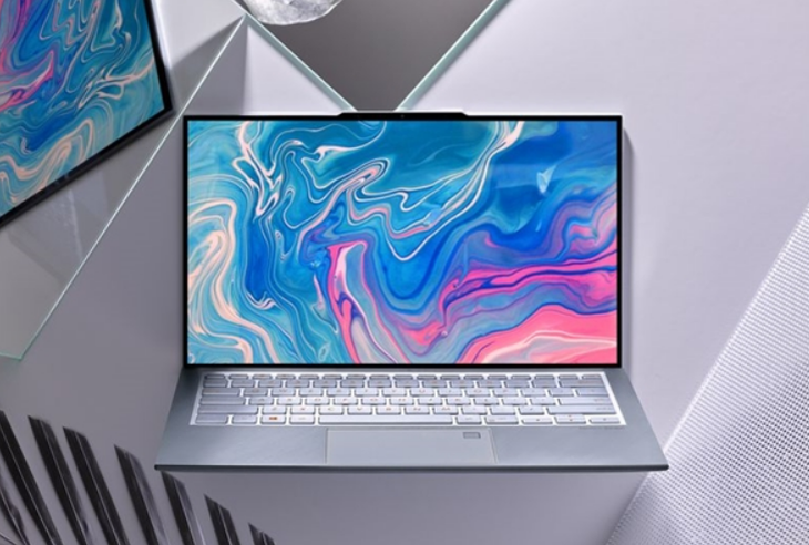 华硕发布前刘海笔记本拥有全球最窄边框 刘海 华硕 边框 新浪科技 新浪网