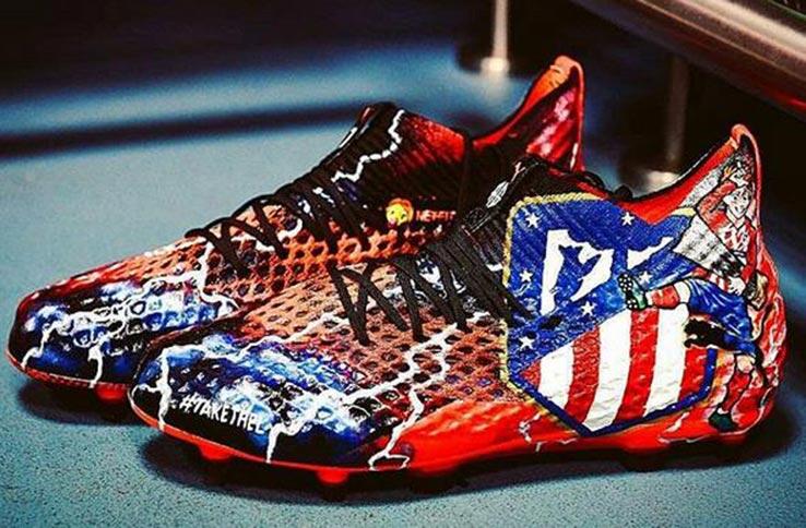 这款球鞋是由著名的法国球鞋设计团队orravan design设计打造,这支