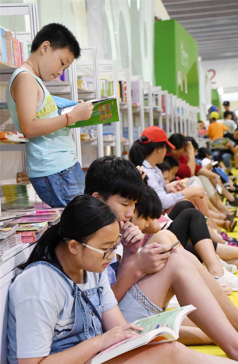 广州青少年比成人爱读书,平均每年多读5本书