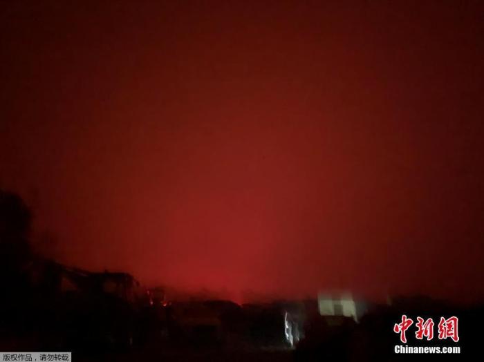 澳大利亚林火形势严峻:18人丧生 千余民宅被毁