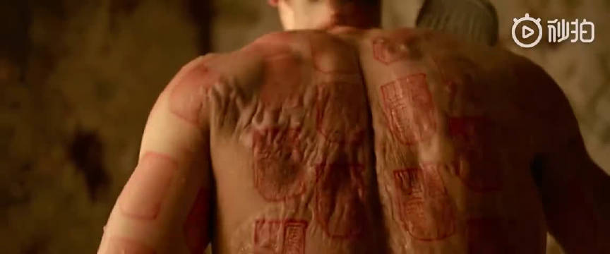 来看下彭于晏在电影邪不压正