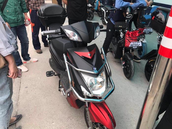 大限已至老国标电动车还没卖完,有商家竟囤发票混牌照,你以为警察看不