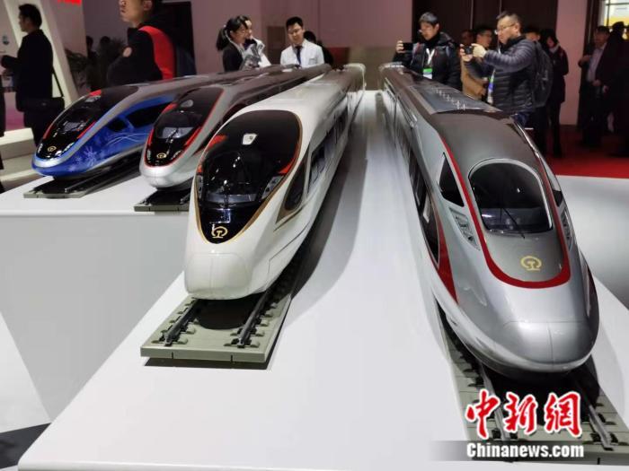 美军将购2700辆轮式战车声称要与中俄保持对等实力