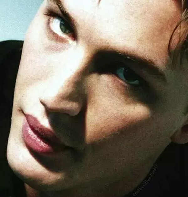 素描汤姆哈迪一颗性感的水果硬糖