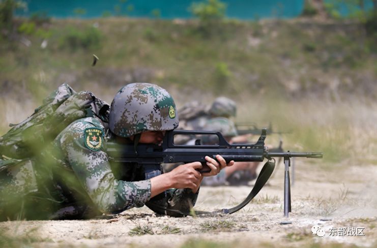 赤胆忠诚,英勇无畏:我们是英雄的侦察兵!