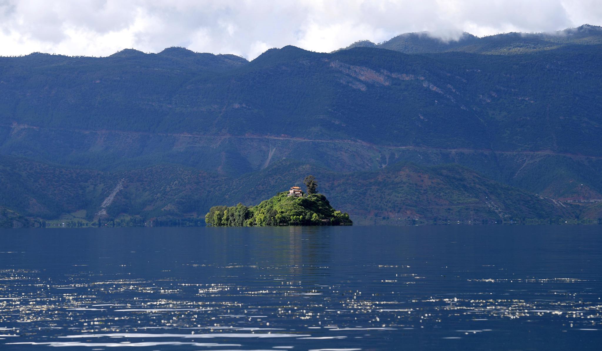 泸沽湖美景如画