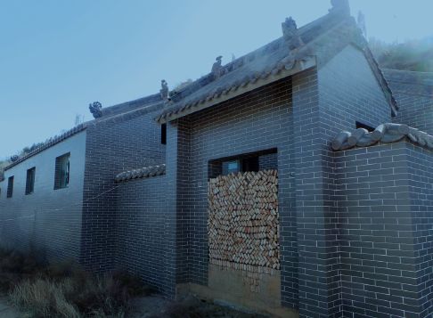 张中生在吕梁二郎坪为自己所建的别墅，因其落马已经停工。摄影/周群峰