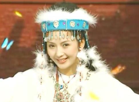 刘丹的美貌算是顶级了，美人先行挡不住美貌流传，笑起来真有特色
