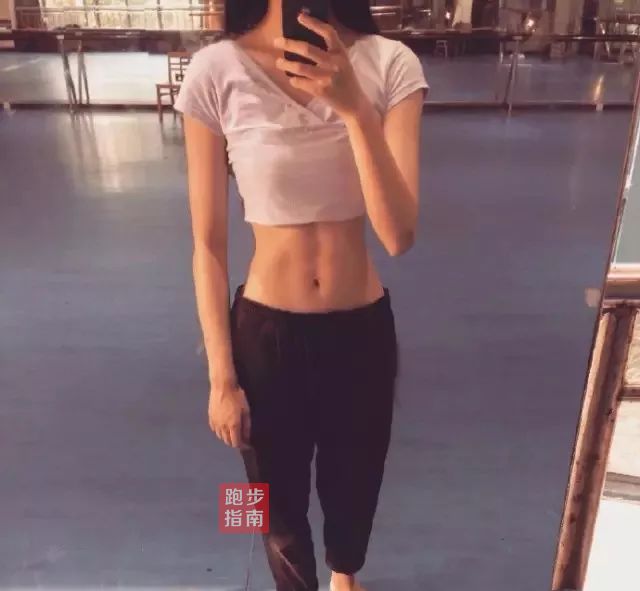 唐嫣肚脐照火了,你的腹部达到夏天的标准了吗?