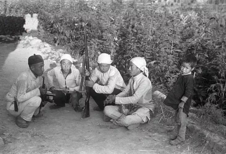 威力强悍的汤姆逊冲锋枪,为啥八路军不用,却让给了民兵?