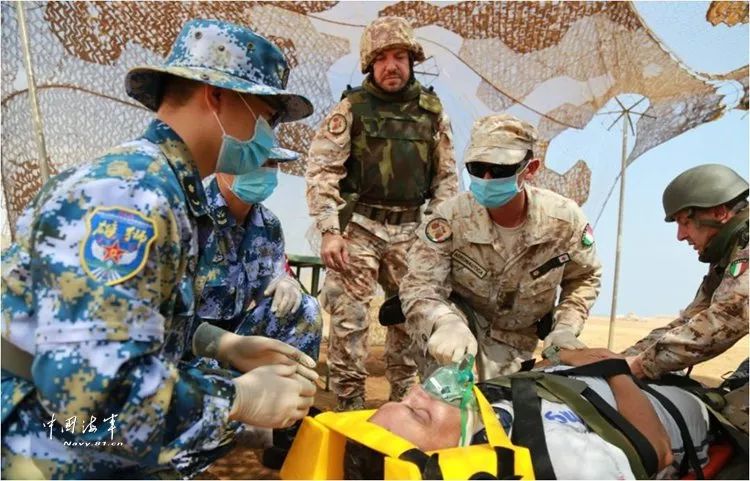 战场救护上战场我们都是医疗兵