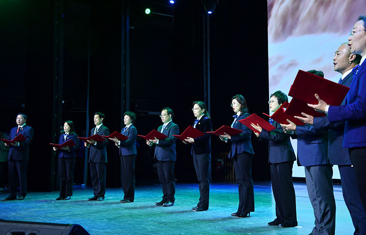 诵读红色经典 唱响爱国赞歌|可爱的中国|诗朗诵_新浪新闻