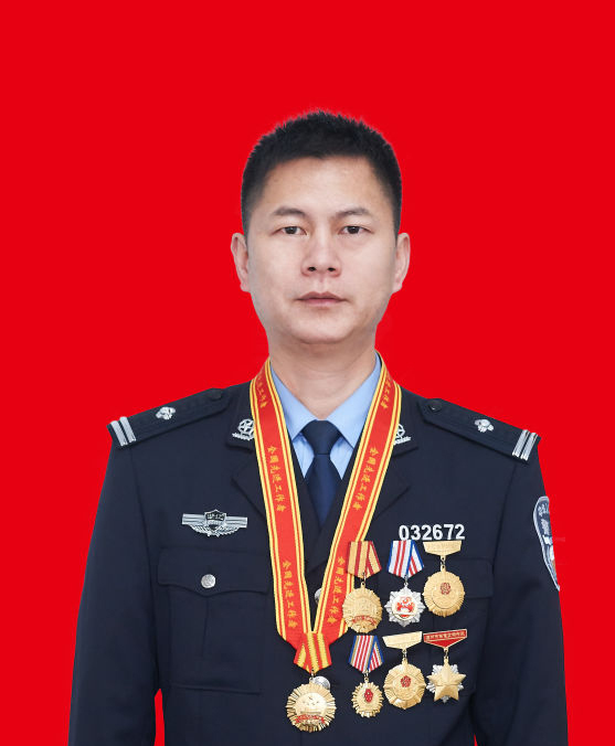 浙江刑警故事|"网红"刑警周扬:被连刺六刀仍未放弃