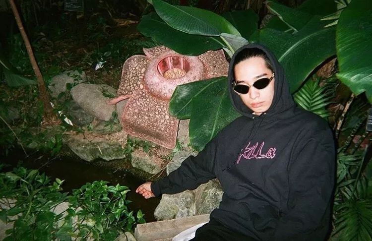 killa crew的最热门单曲"shine"即由dj noflower担纲制作人,收获了