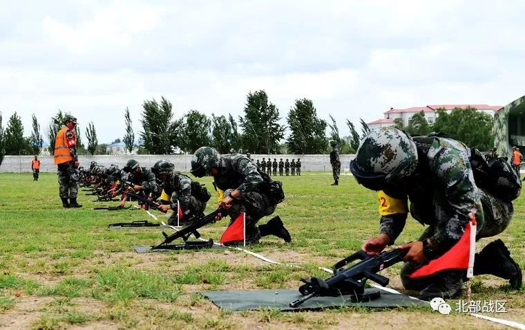 走进超燃练兵场!"暴风雨部队"官兵这样向"八一"献礼