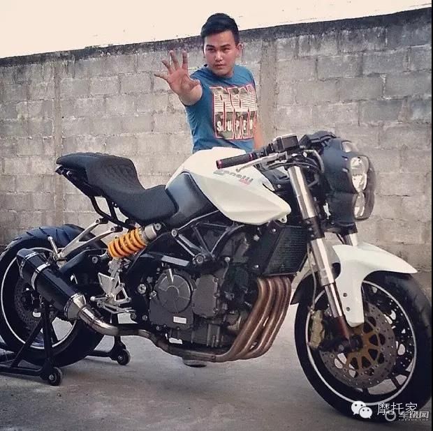 这股杜卡迪附体的赶脚扑面而来,也算是成功的发掘出了黄龙的另一面.