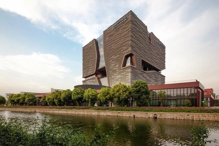 昆山金字塔大楼火到国外去了苏州牛逼的建筑可不止它