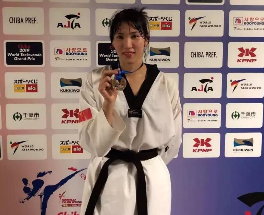 郑姝音绝杀英国老对手夺冠!这次没有裁判敢黑掉你的冠军