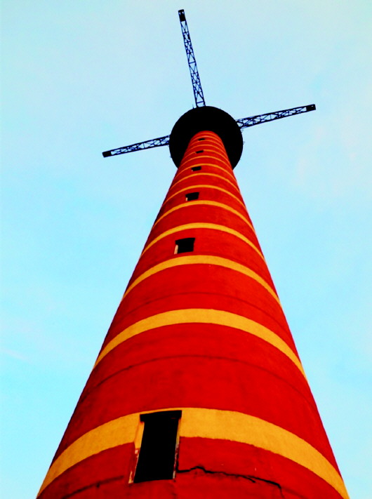 站在伞塔跳伞的感觉真好