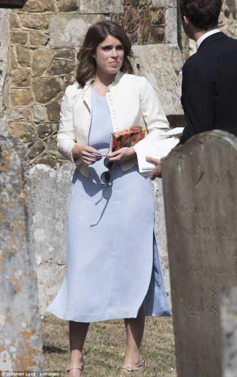 英国尤金妮亚公主吐露身为皇室成员的种种不易后 近日和未婚夫携手