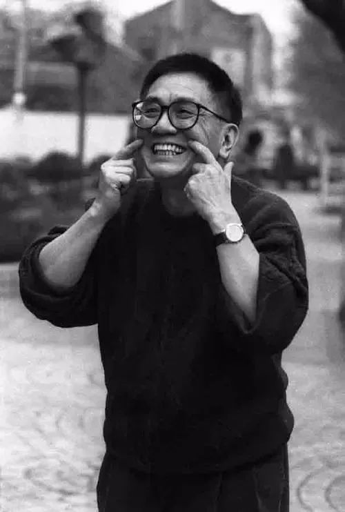 黄霑 但凡听过的人,谁能忘得了《沧海一声笑》,这首倒写宫商角徵羽