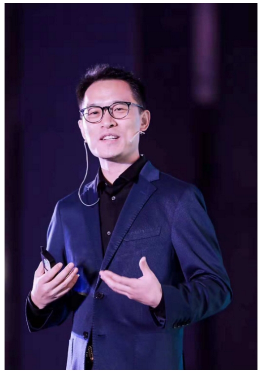 普及汽车社区连锁化运营大搜车李志远获2018中国汽车流通行业风云人物