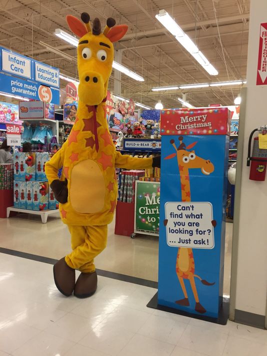 玩具反斗城的长颈鹿geoffrey