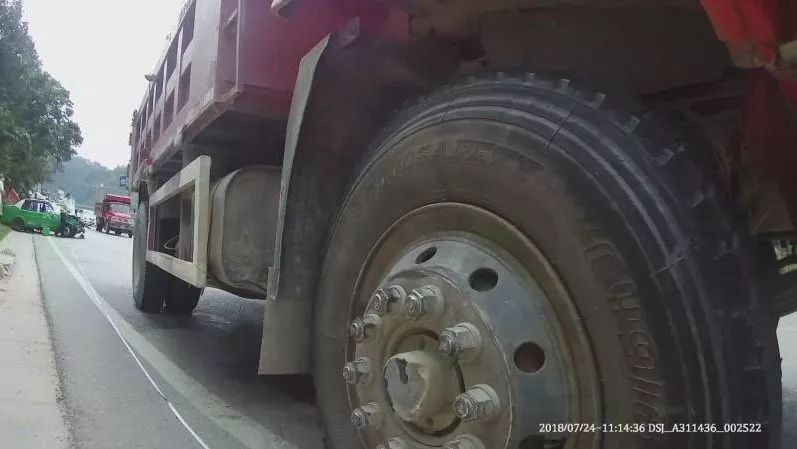 凯里货车刹车失灵行车记录仪录下惊险一幕