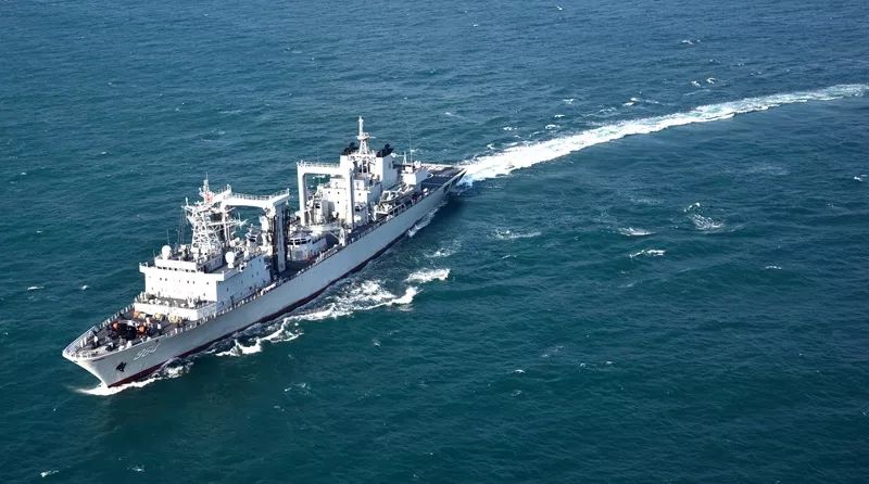 又见中国式救援海军骆马湖舰疾驰900海里救治患病同胞