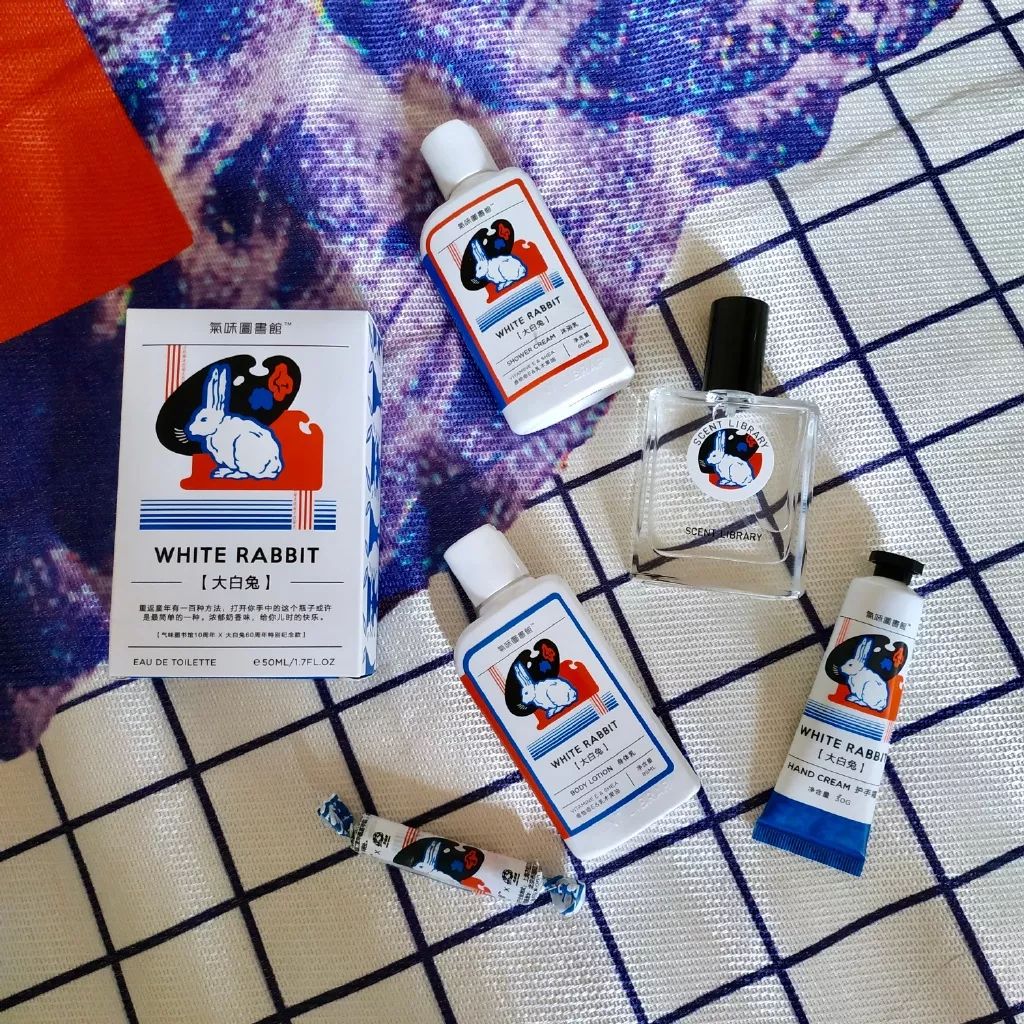 茅台帆布鞋，榴莲洗发水，还有白酒味儿的雪碧？ 这波跨界也太让人上头了叭！