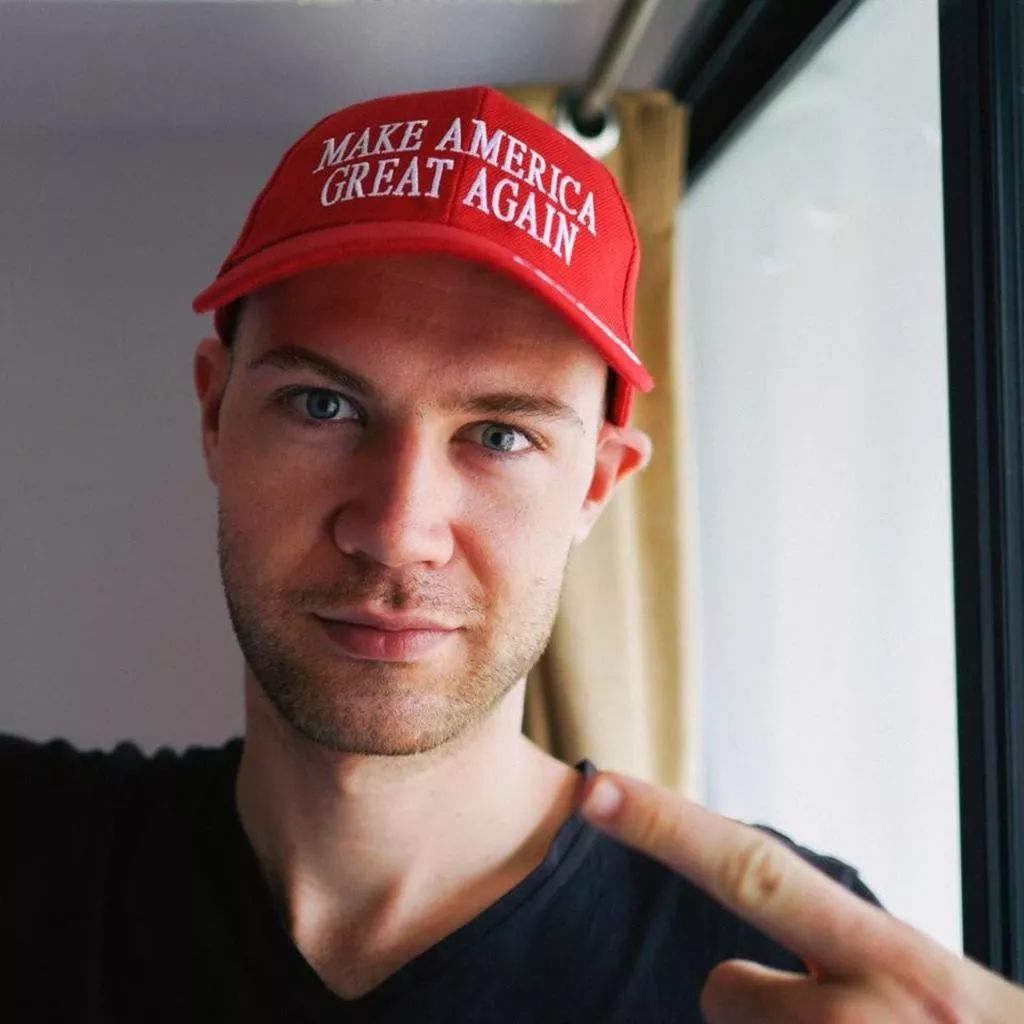 英国网红来亚洲撩妹猎艳炫耀结果