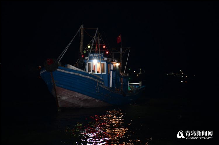 记者跟拍渔船出海:凌晨斗风浪 归来鱼满舱