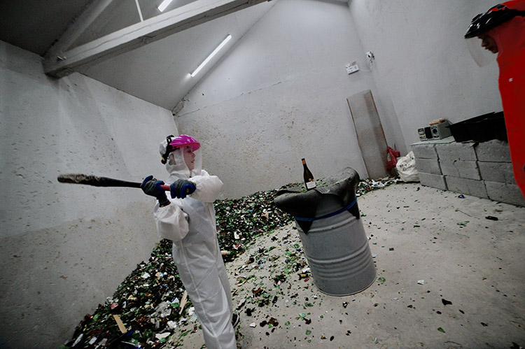 网红发泄屋减压新奇方式组图