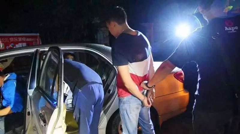 这不是电影情节!交警执法被24小时跟踪盯梢 原因竟是