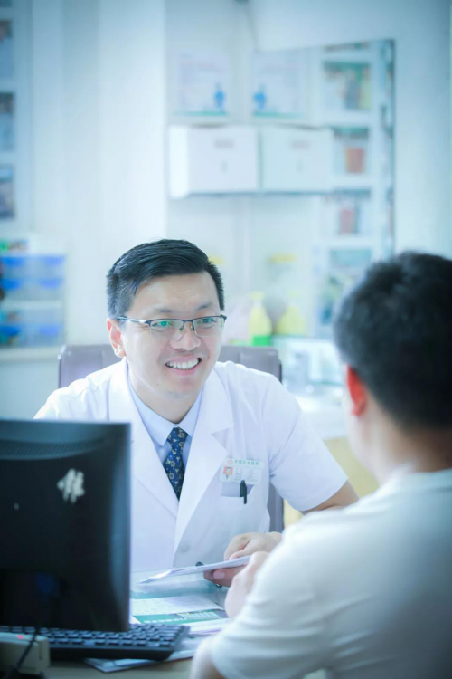 山东红十字会医院医生张彬主任汇总分析105例无精子症患者的病因诊断