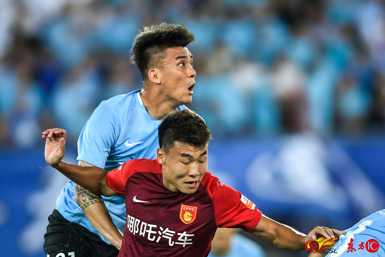 中超-盖坦进球被吹穆谢奎中柱 大连一方0-0憾平