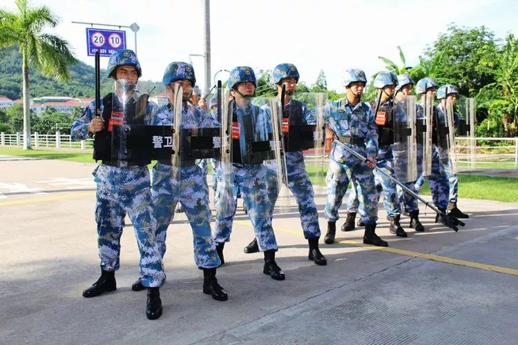 你心目中的机场警卫兵是什么样子的快来了解一下