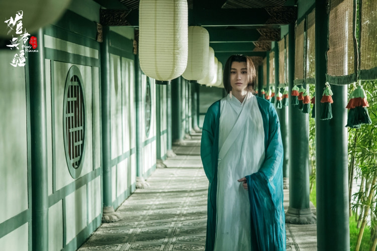 《媚者无疆》:小成本"巨制"的逆袭