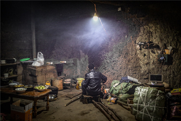 探访云南与世隔绝的原始人家今年才有户口